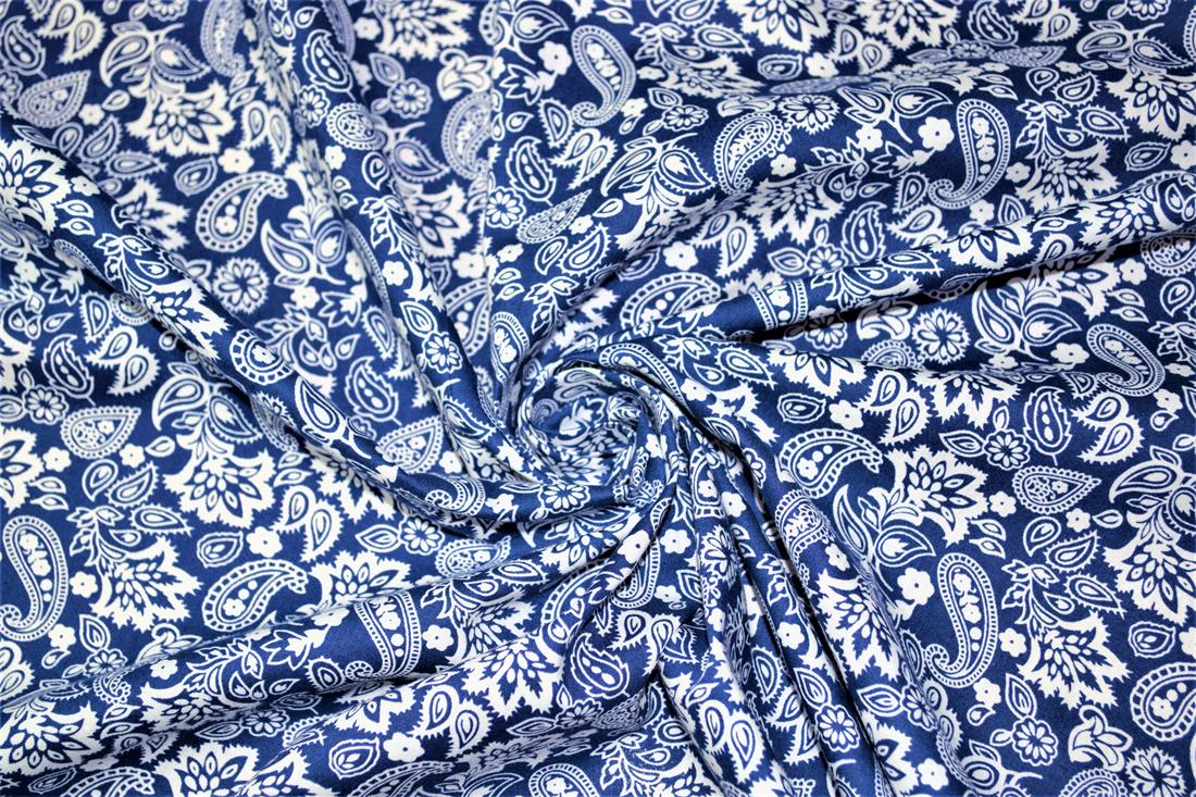 Printed Premium 100% Cotton 148cm Wide, High Quality; This lovely fabric is great for dressmaking, quilting, patchwork, bed sheets, pillow cases, curtains, face masks/coverings, and for craft projects. Colours may slightly vary due to the lighting during the photo shooting or the monitor's display. Wash at 30degree.