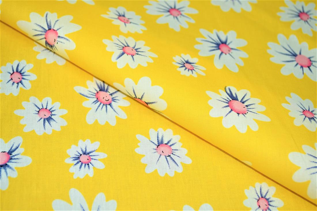 Printed Premium 100% Cotton 148cm Wide, High Quality; This lovely fabric is great for dressmaking, quilting, patchwork, bed sheets, pillow cases, curtains, face masks/coverings, and for craft projects. Colours may slightly vary due to the lighting during the photo shooting or the monitor's display. Wash at 30degree.