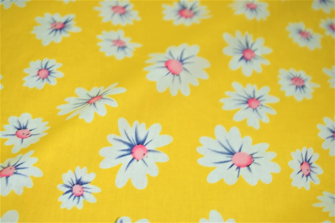Printed Premium 100% Cotton 148cm Wide, High Quality; This lovely fabric is great for dressmaking, quilting, patchwork, bed sheets, pillow cases, curtains, face masks/coverings, and for craft projects. Colours may slightly vary due to the lighting during the photo shooting or the monitor's display. Wash at 30degree.