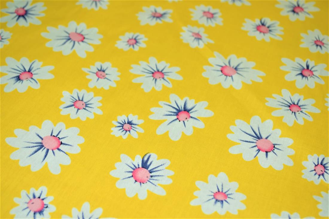 Printed Premium 100% Cotton 148cm Wide, High Quality; This lovely fabric is great for dressmaking, quilting, patchwork, bed sheets, pillow cases, curtains, face masks/coverings, and for craft projects. Colours may slightly vary due to the lighting during the photo shooting or the monitor's display. Wash at 30degree.