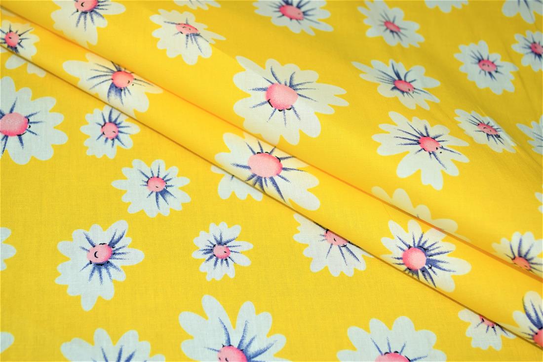 Printed Premium 100% Cotton 148cm Wide, High Quality; This lovely fabric is great for dressmaking, quilting, patchwork, bed sheets, pillow cases, curtains, face masks/coverings, and for craft projects. Colours may slightly vary due to the lighting during the photo shooting or the monitor's display. Wash at 30degree.