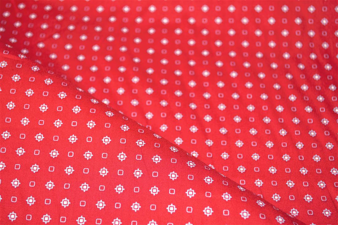 Printed Premium 100% Cotton 148cm Wide, High Quality; This lovely fabric is great for dressmaking, quilting, patchwork, bed sheets, pillow cases, curtains, face masks/coverings, and for craft projects. Colours may slightly vary due to the lighting during the photo shooting or the monitor's display. Wash at 30degree.