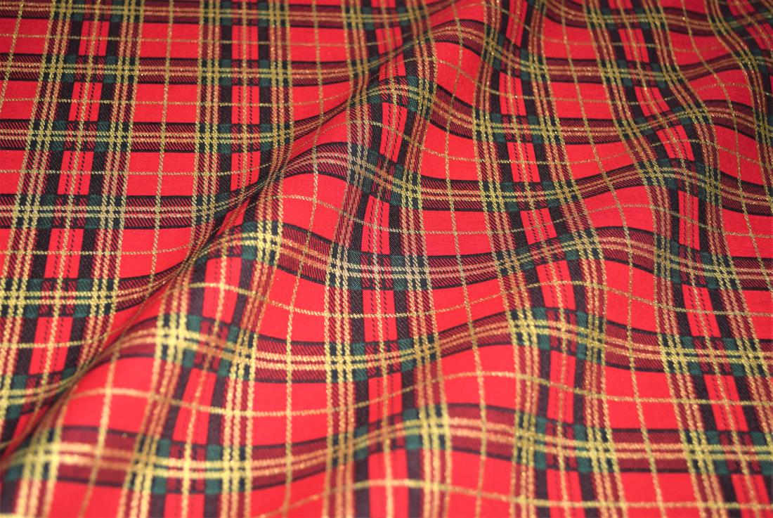 Tartan Printed 100% Cotton fabric Hight quality 54" wide, This lovely fabric is great for dressmaking, quilting, patchwork, bed sheets, pillow cases, curtains, face masks/coverings, and for craft projects. Width 137cm Weight 150gr/m2 Composition 100% Cotton Washing - 30 degrees celsius Colours may slightly vary due to the lighting during the photo 
 