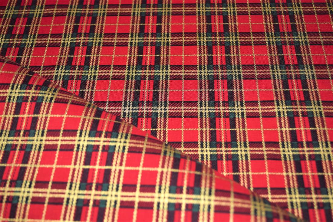 Tartan Printed 100% Cotton fabric Hight quality 54" wide, This lovely fabric is great for dressmaking, quilting, patchwork, bed sheets, pillow cases, curtains, face masks/coverings, and for craft projects. Width 137cm Weight 150gr/m2 Composition 100% Cotton Washing - 30 degrees celsius Colours may slightly vary due to the lighting during the photo 
 