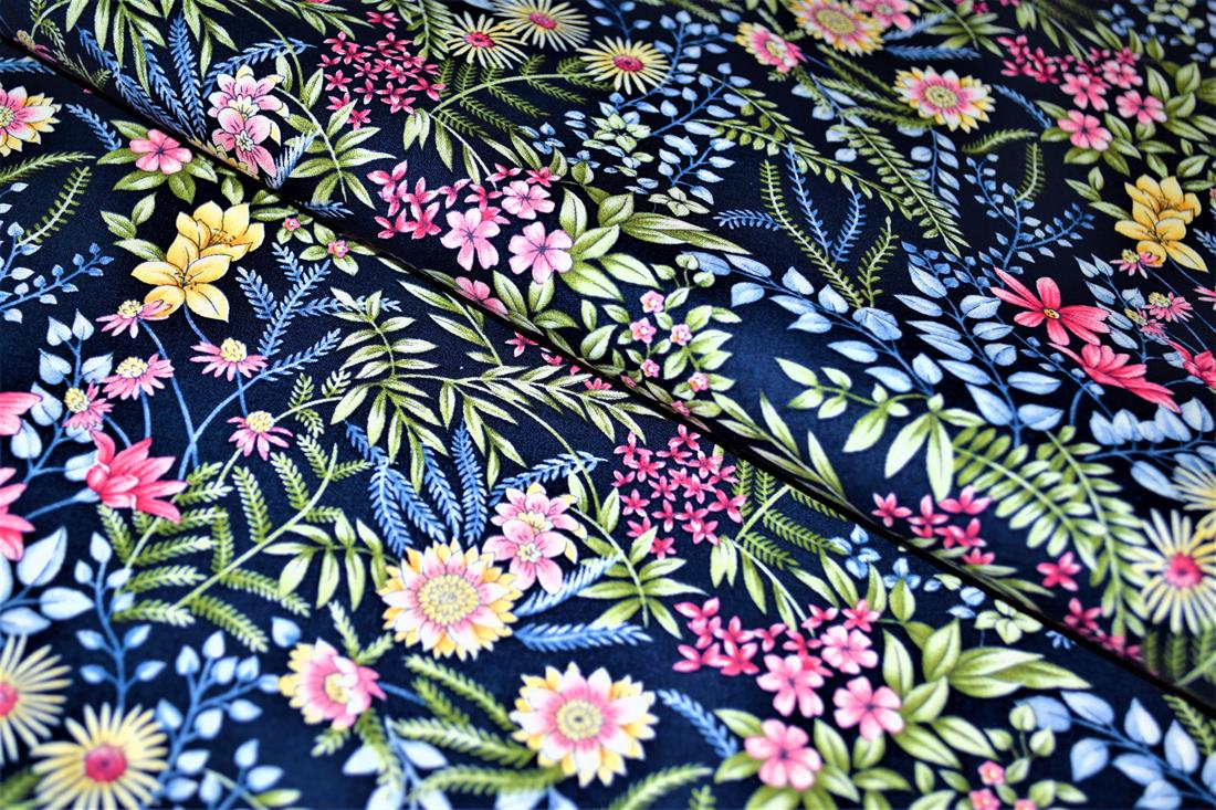 Premium Printed Craft 100% Cotton Fabric, High Quality fabric 112cm Wide, High QualityThis digital print fabric is ideal for dressmaking, quilting, patchwork, bunting, cushion-covers, and for other craft projects. Colours may slightly vary due to the lighting during the photo shooting or the monitor's display