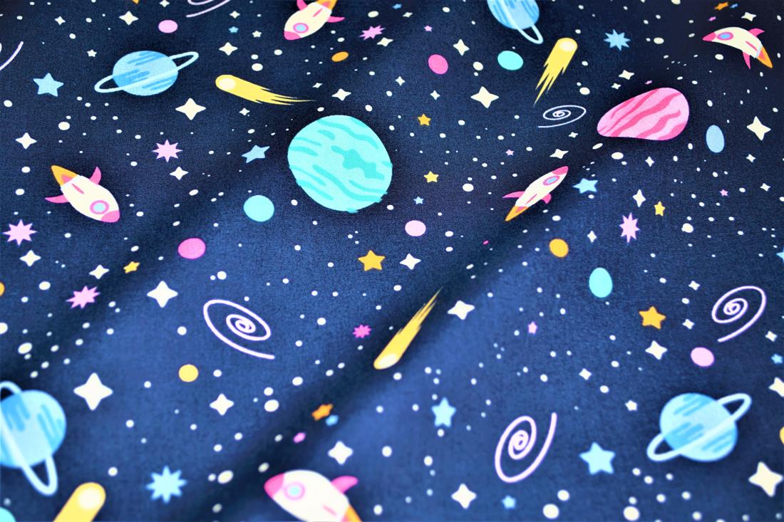 Premium Printed Craft 100% Cotton Fabric,Space Print Desing High Quality fabric 112cm Wide, High QualityThis digital print fabric is ideal for dressmaking, quilting, patchwork, bunting, cushion-covers, and for other craft projects. Colours may slightly vary due to the lighting during the photo shooting or the monitor's display