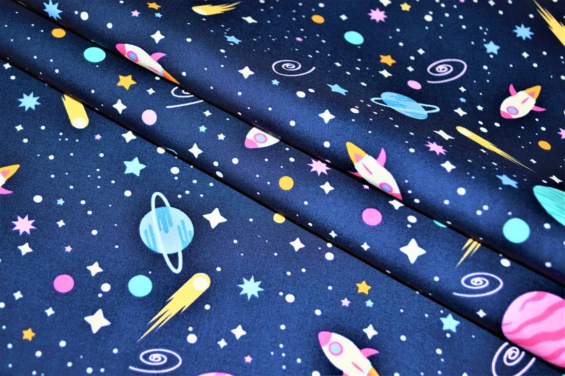 Premium Printed Craft 100% Cotton Fabric,Space Print Desing High Quality fabric 112cm Wide, High QualityThis digital print fabric is ideal for dressmaking, quilting, patchwork, bunting, cushion-covers, and for other craft projects. Colours may slightly vary due to the lighting during the photo shooting or the monitor's display