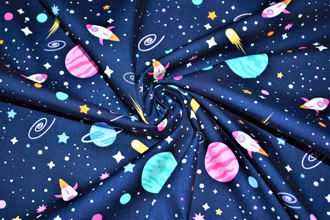Premium Printed Craft 100% Cotton Fabric,Space Print Desing High Quality fabric 112cm Wide, High QualityThis digital print fabric is ideal for dressmaking, quilting, patchwork, bunting, cushion-covers, and for other craft projects. Colours may slightly vary due to the lighting during the photo shooting or the monitor's display