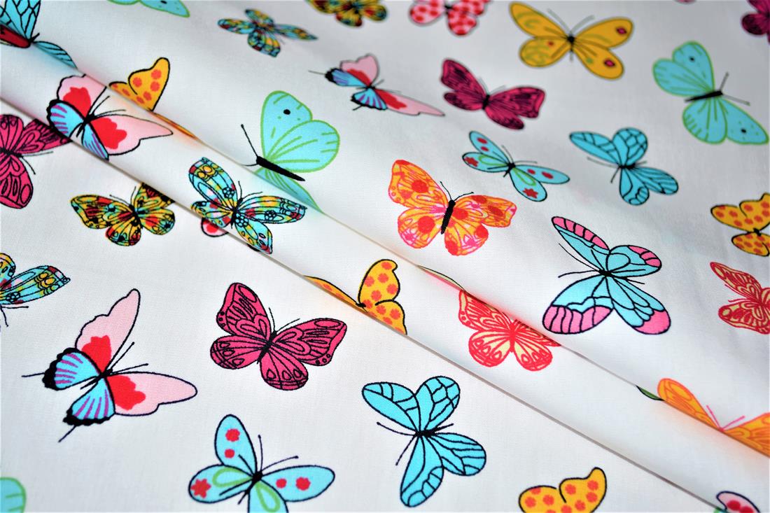 Premium Printed Craft 100% Cotton Fabric, Butterflys Print Desing, High Quality fabric 112cm Wide, High QualityThis digital print fabric is ideal for dressmaking, quilting, patchwork, bunting, cushion-covers, and for other craft projects. Colours may slightly vary due to the lighting during the photo shooting or the monitor's display