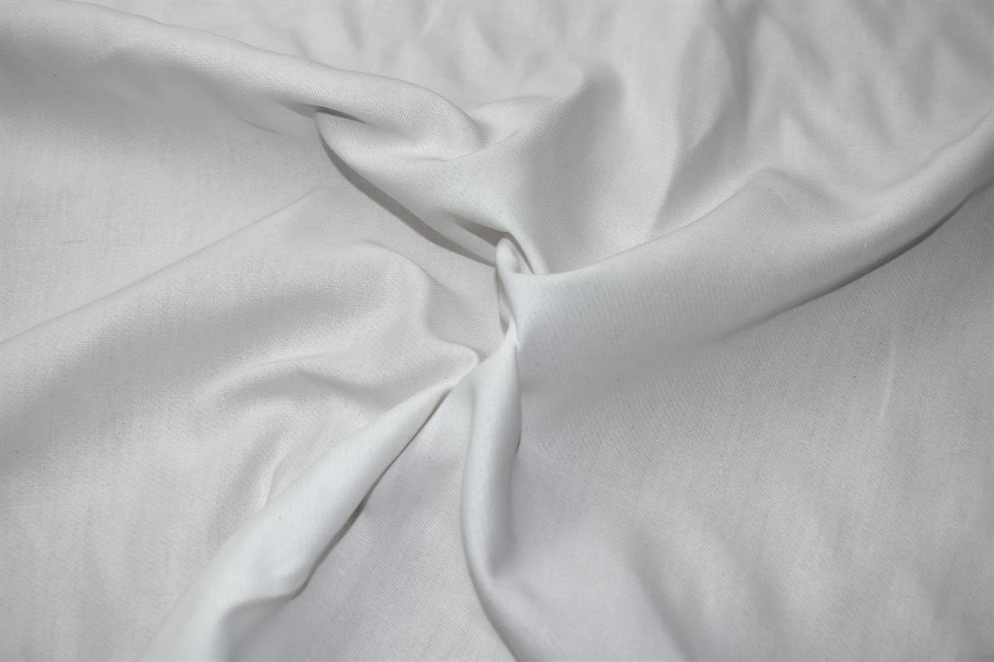 Plain Medium Cotton Drill Fabric, High Quality; 
This Medium weight fabric is ideal for clothing, crafting, and homeware. 
Width: 58"/ 148cm
Colours may slightly vary due to the lighting during the photo shooting or the monitor's display.