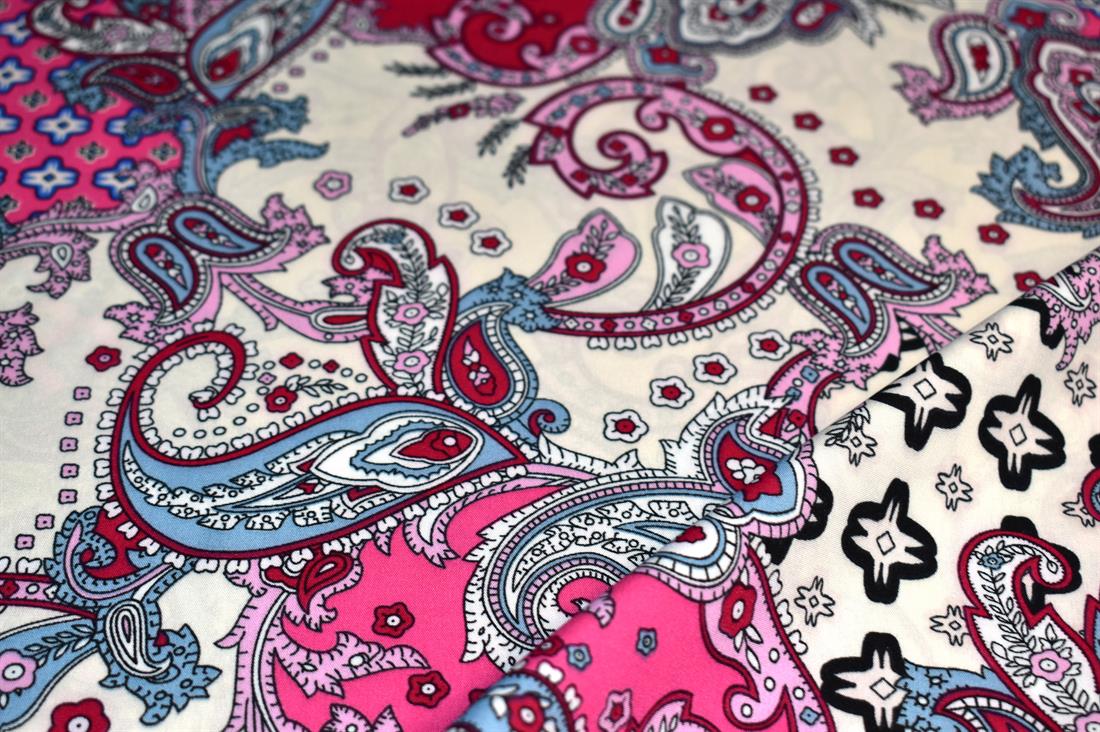 Printed Crepe fabric material
Perfect for Dressmaking, linings and other crafty projects. 
Width: 59"/ 150cm
Colours may slightly vary due to the lighting during the photo shooting or the monitor's display.