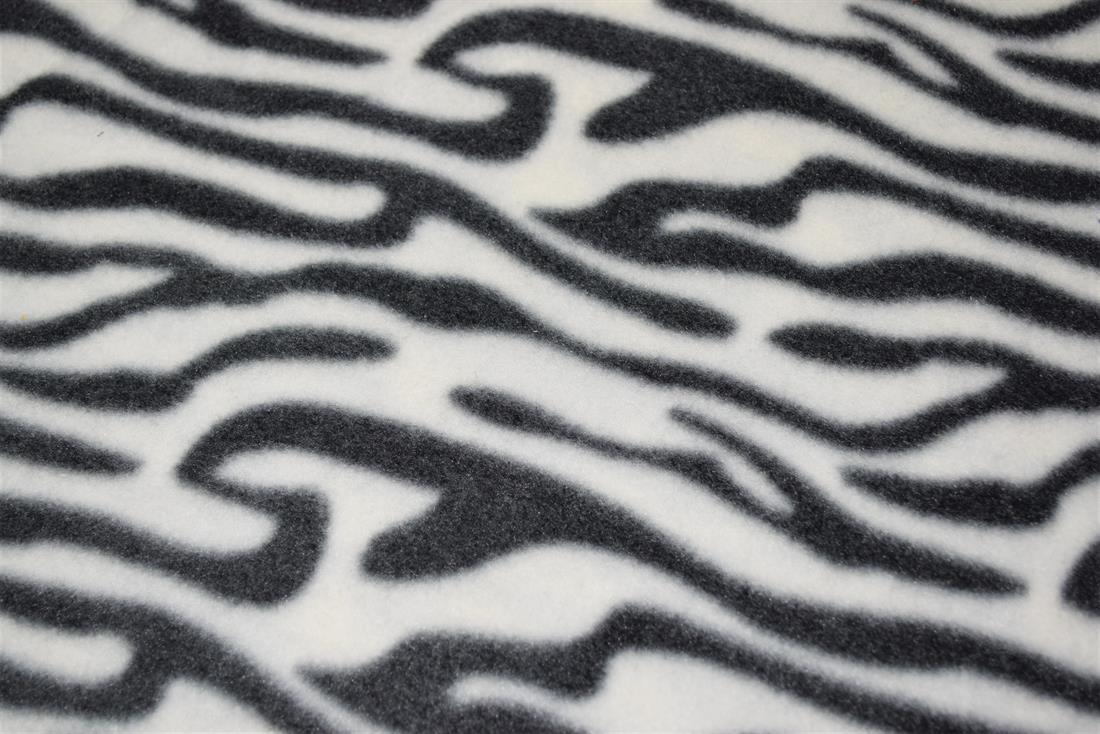 Printed Single Side Soft Fleece, Leopard Print, 145cm Wide, High Quality; Colours may slightly vary due to the lighting during the photo shooting or the monitor's display.