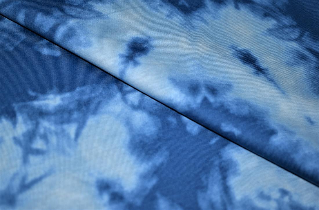 Printed Jersey Fabric, Soft Stretch Knit Making Dress Fabric , High Quality, 147 cm Wide Perfect for Dressmaking, Tops, Skirts, Dancewear/ Costumes Very easy to sew due to its slight stretch and comfortable to wear