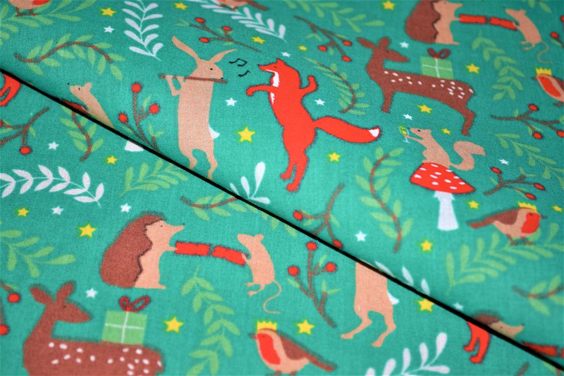 Printed Christmas Polycotton Fabric, 80% Polyester and 20% Cotton, 112cm Wide, High Quality; Weight; 90gsm Our polycotton prints are made from a blend of polyester and cotton. This lightweight fabric is ideal for clothing, cushion-covers, bed sheets, tablecloths, napkins, face masks, crafts, and much more. Colours may slightly vary due to the lighting during the photo shooting or the monitor's display.