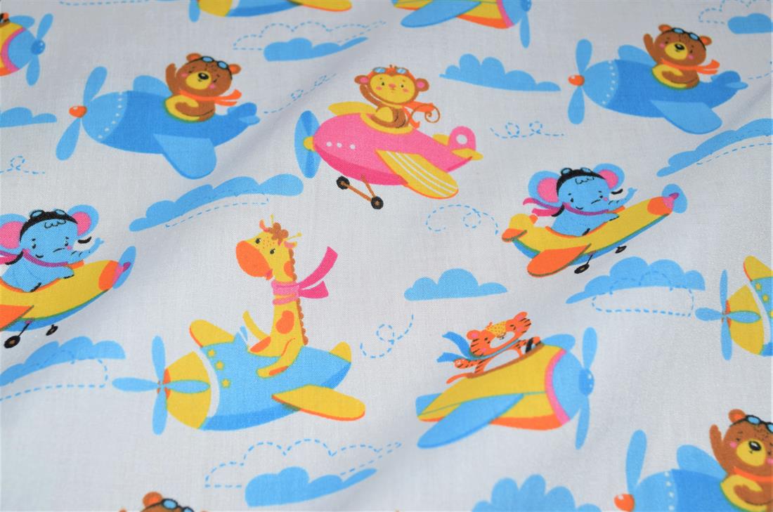 Printed Polycotton Fabric, Monkey Printed desing 80% Polyester and 20% Cotton, 112cm Wide, High Quality; Weight; 90gsm Our polycotton prints are made from a blend of polyester and cotton. This lightweight fabric is ideal for clothing, cushion-covers, bed sheets, tablecloths, napkins, face masks, crafts, and much more. Colours may slightly vary due to the lighting during the photo shooting or the monitor's display