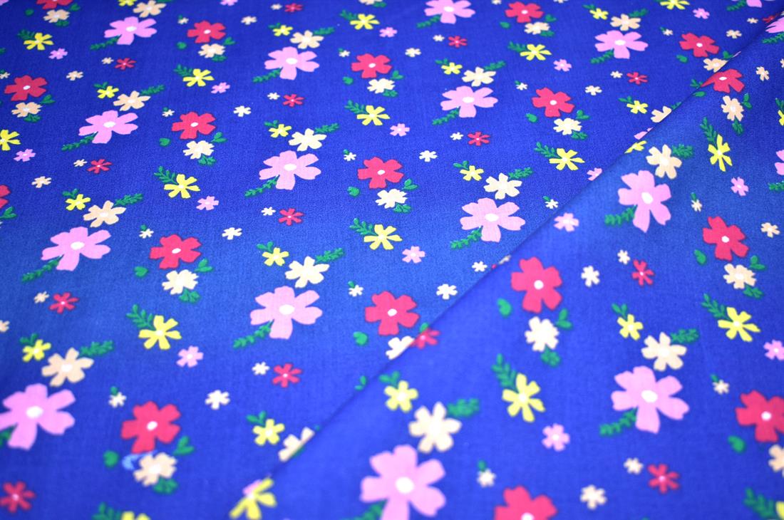 Printed Polycotton Fabric, 80% Polyester and 20% Cotton, High Quality
Our polycotton prints are made from a blend of polyester and cotton. This lightweight fabric is ideal for clothing, cushion-covers, bed sheets, tablecloths, napkins, face masks, crafts, and much more. 
Width: 44" / 112cm
Weight; 90gsm 
Colours may slightly vary due to the lighting during the photo shooting or the monitor's display.