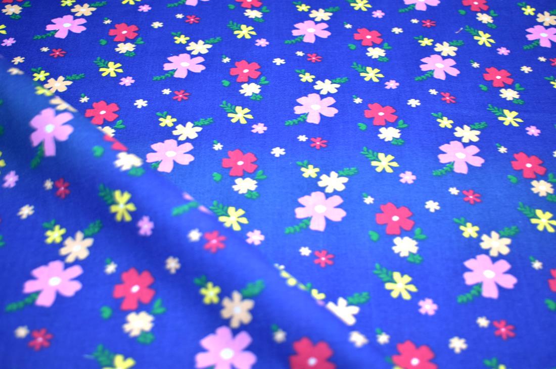 Printed Polycotton Fabric, 80% Polyester and 20% Cotton, High Quality
Our polycotton prints are made from a blend of polyester and cotton. This lightweight fabric is ideal for clothing, cushion-covers, bed sheets, tablecloths, napkins, face masks, crafts, and much more. 
Width: 44" / 112cm
Weight; 90gsm 
Colours may slightly vary due to the lighting during the photo shooting or the monitor's display.