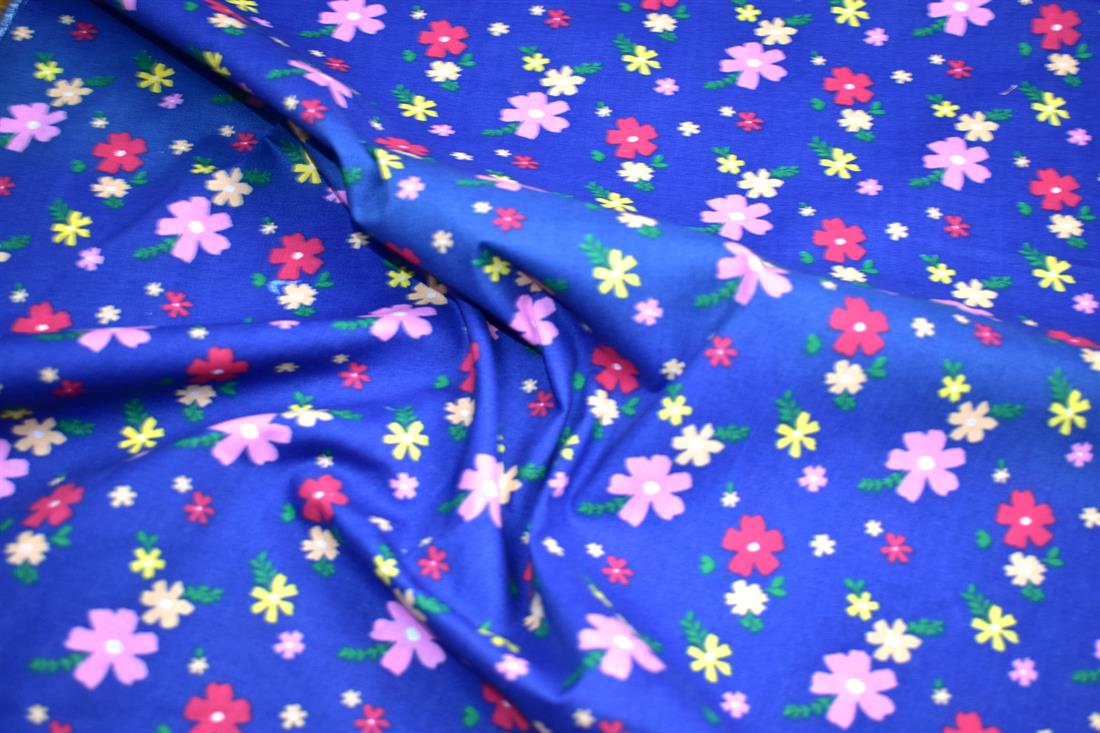 Printed Polycotton Fabric, 80% Polyester and 20% Cotton, High Quality
Our polycotton prints are made from a blend of polyester and cotton. This lightweight fabric is ideal for clothing, cushion-covers, bed sheets, tablecloths, napkins, face masks, crafts, and much more. 
Width: 44" / 112cm
Weight; 90gsm 
Colours may slightly vary due to the lighting during the photo shooting or the monitor's display.