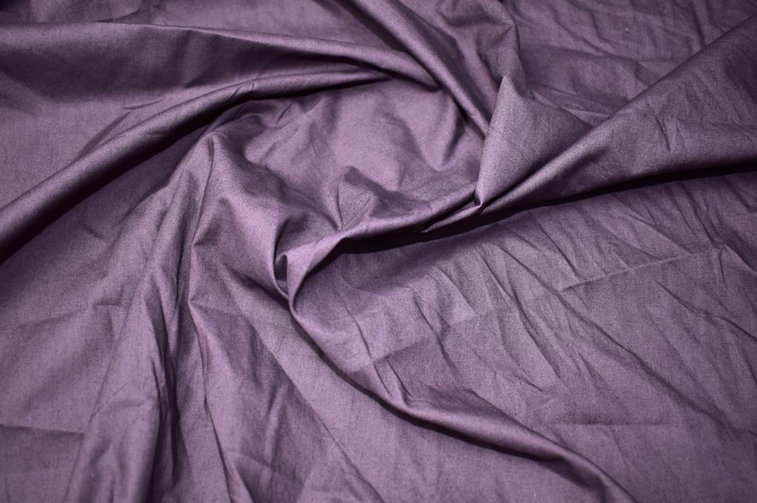 Plum - Plain Polyester  Fabric, High Quality 
Perfect for Dressmaking, Tops, Skirts, Dancewear/ Costumes.
Colours may slightly vary due to the lighting during the photo shooting or the monitor's display. 
Width: 58"/ 148cm