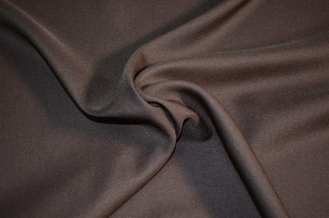 Plain Polyester  Fabric
Perfect for Dressmaking, Tops, Skirts, Dancewear/ Costumes.
Colours may slightly vary due to the lighting during the photo shooting or the monitor's display. 
Width: 58"/ 148cm