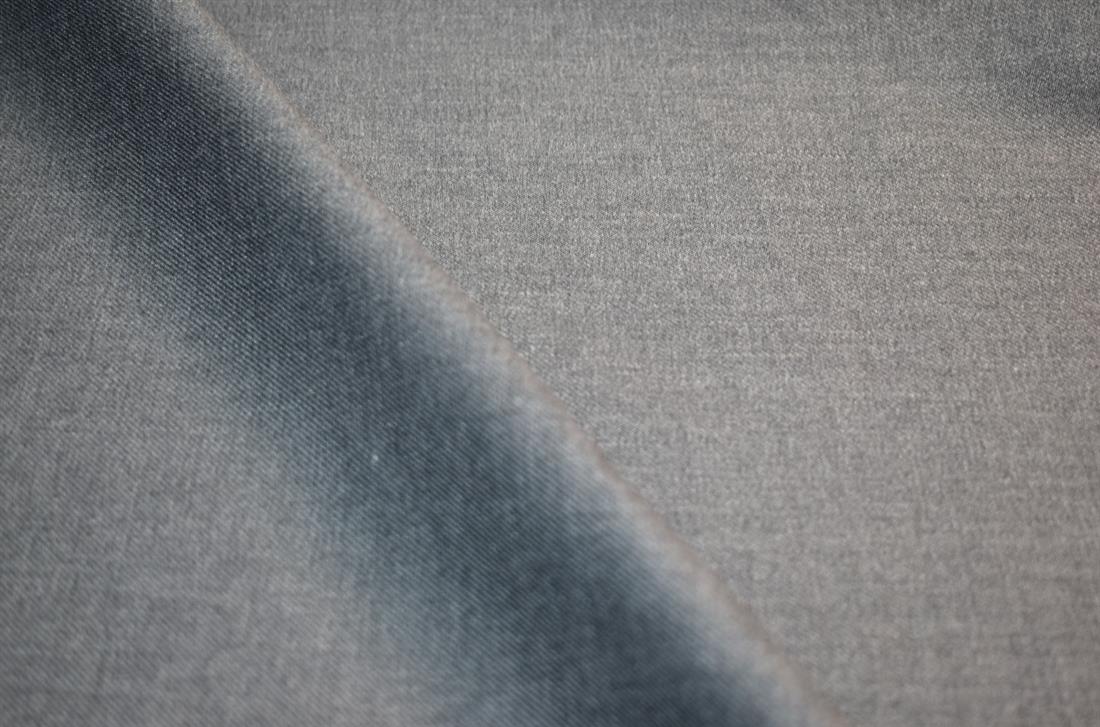 Plain Polyester Fabric 
Perfect for Dressmaking, Tops, Skirts, Dancewear/ Costumes.
Colours may slightly vary due to the lighting during the photo shooting or the monitor's display. 
Width: 58"/ 148cm