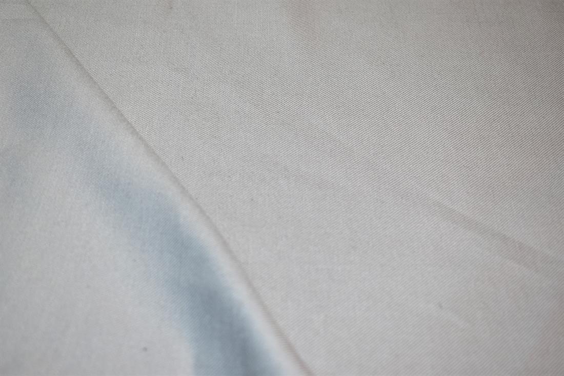 Plain Polyester  Fabric 
Perfect for Dressmaking, Tops, Skirts, Dancewear/ Costumes. 
Width: 59"/ 150cm
Colours may slightly vary due to the lighting during the photo shooting or the monitor's display.