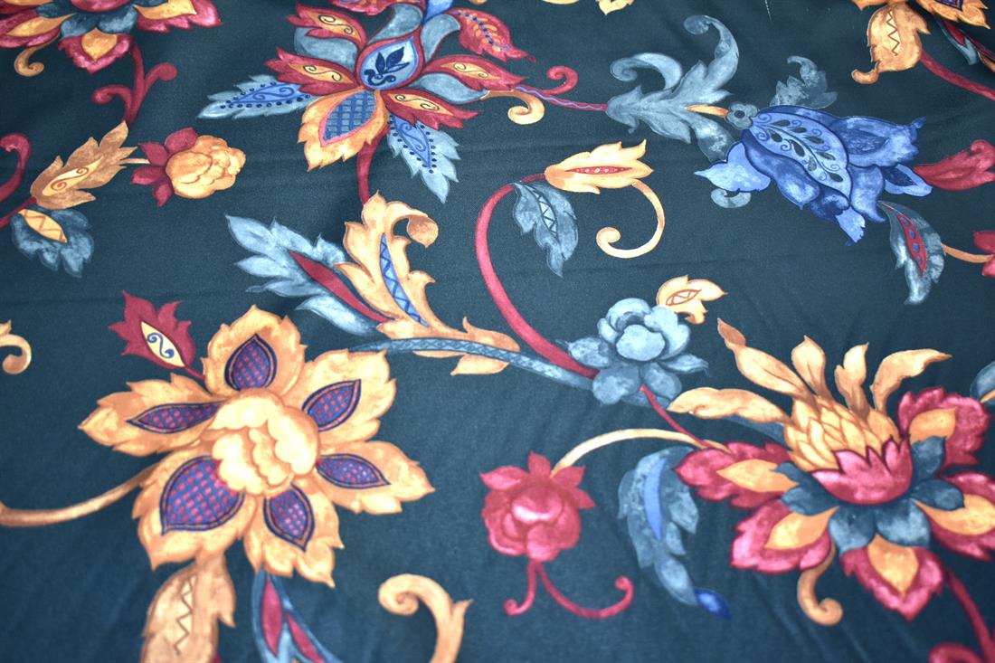 Printed  Upholstery Curtaing Fabric
Looks like more you can use this fabric for Furnishing Upholstery
Width: 58"/ 148cm
Colours may slightly vary due to the lighting during the photo shooting or the monitor's display.