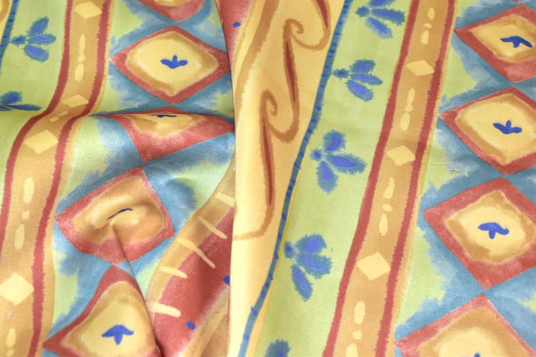 Printed  Upholstery Curtaing Fabric
Looks like more you can use this fabric for Furnishing Upholstery
Width: 58"/ 148cm
Colours may slightly vary due to the lighting during the photo shooting or the monitor's display.