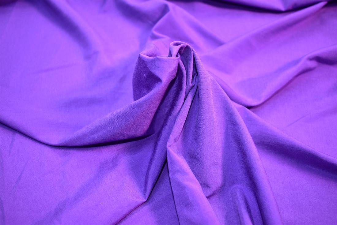 Plain Polyester Cotton Fabric 
Perfect for Dressmaking, Tops, Skirts, Dancewear/ Costumes.
Width: 58"/ 148cm
Colours may slightly vary due to the lighting during the photo shooting or the monitor's display.