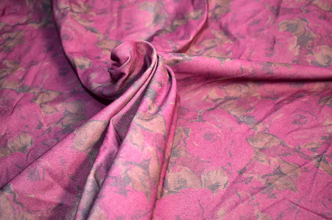 Printed  Polyester Fabric (Soft & Stretch Fabric) 
Perfect for Dressmaking, Tops, Skirts, Dancewear/ Costumes.
Width: 58"/ 145cm
Colours may slightly vary due to the lighting during the photo shooting or the monitor's display.
