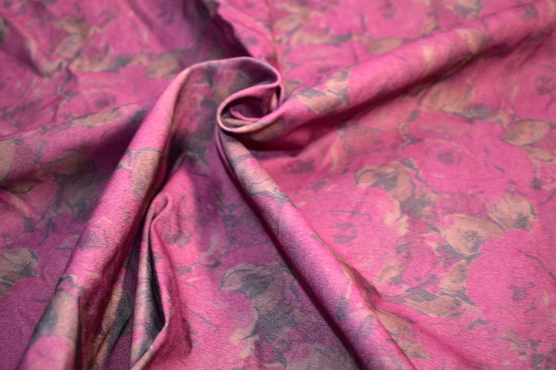 Printed  Polyester Fabric (Soft & Stretch Fabric) 
Perfect for Dressmaking, Tops, Skirts, Dancewear/ Costumes.
Width: 58"/ 145cm
Colours may slightly vary due to the lighting during the photo shooting or the monitor's display.