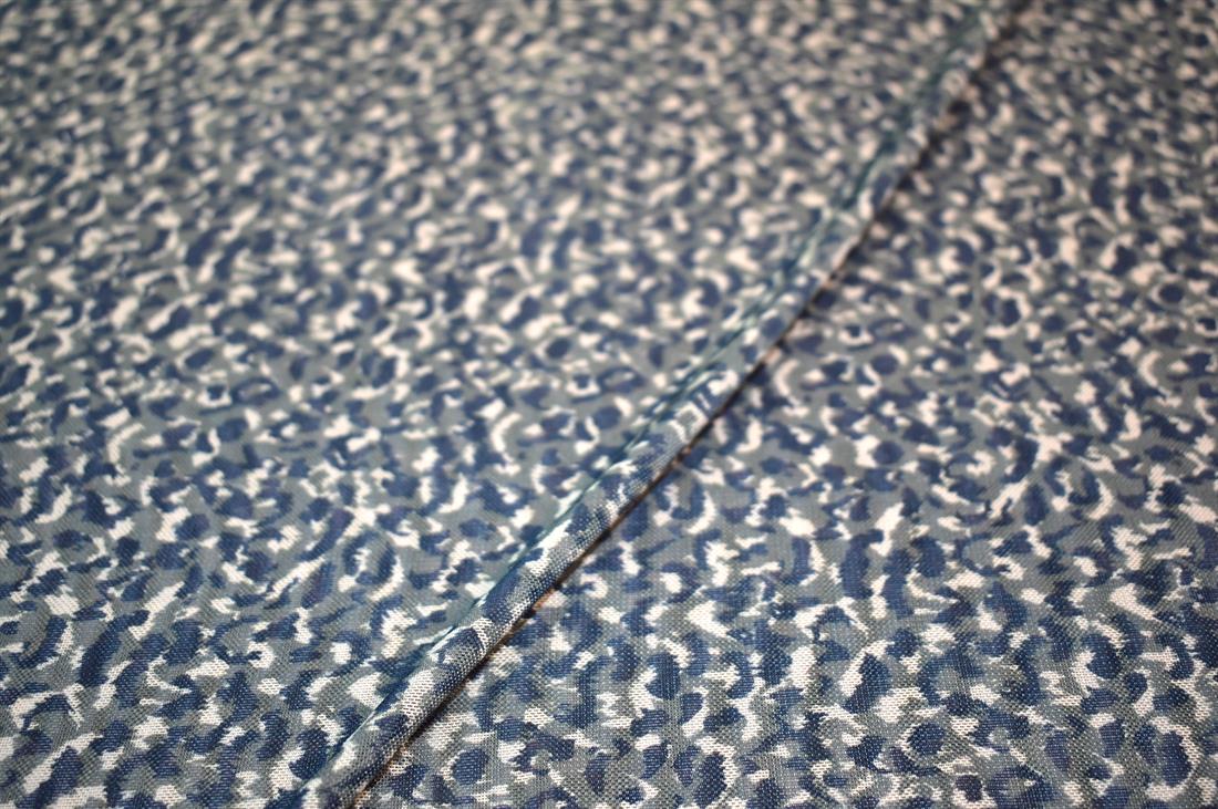 Printed  Polyester  Fabric (Soft Stretch Fabric & (see through Fabric)
Perfect for Dressmaking, Tops, Skirts, Dancewear/ Costumes.
Width: 58"/ 145cm
Colours may slightly vary due to the lighting during the photo shooting or the monitor's display.