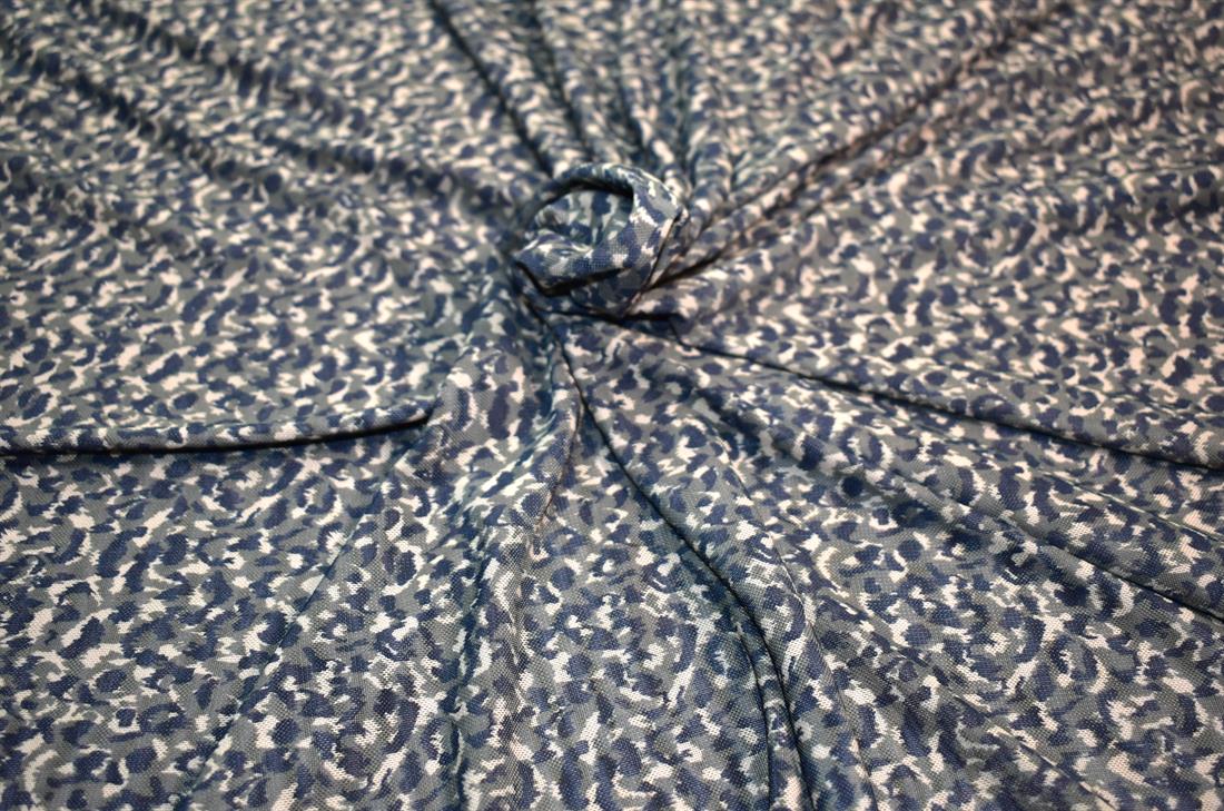 Printed  Polyester  Fabric (Soft Stretch Fabric & (see through Fabric)
Perfect for Dressmaking, Tops, Skirts, Dancewear/ Costumes.
Width: 58"/ 145cm
Colours may slightly vary due to the lighting during the photo shooting or the monitor's display.