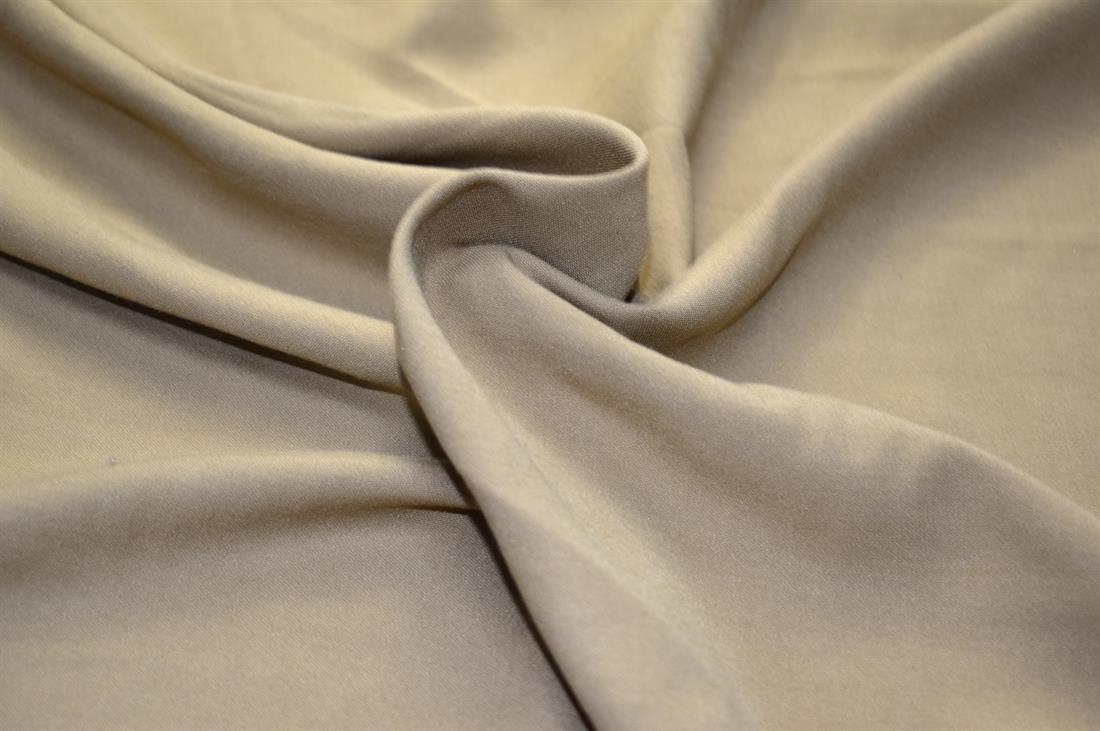 Plain Polyester  Fabric, 
Perfect for Dressmaking, Tops, Skirts, Dancewear/ Costumes.
Width: 58"/ 148cm
Colours may slightly vary due to the lighting during the photo shooting or the monitor's display.