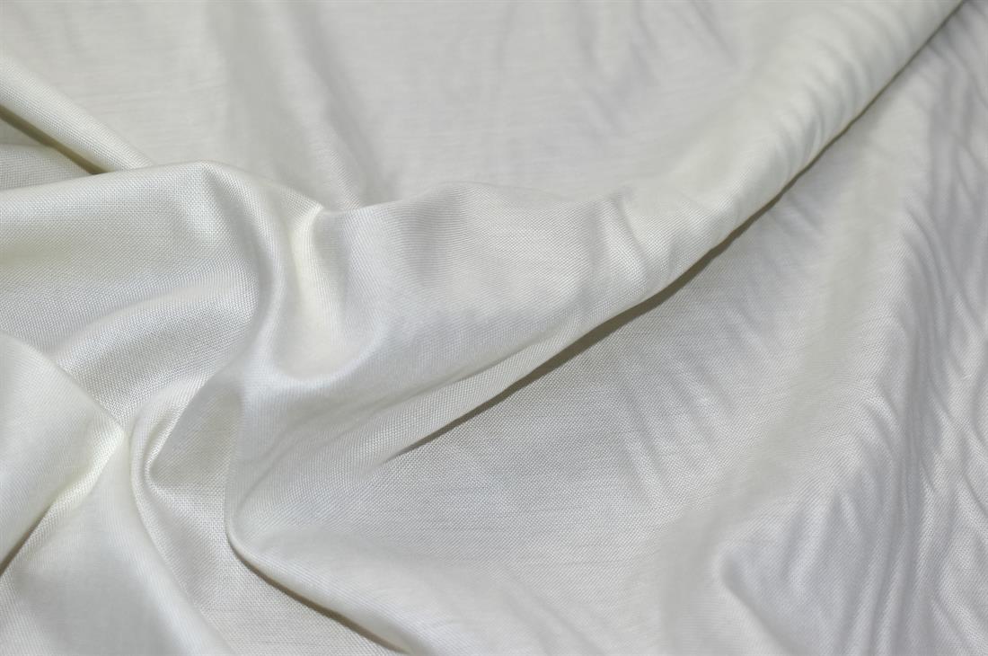 Plain Polyester  Fabric, 
Perfect for Dressmaking, Tops, Skirts, Dancewear/ Costumes.
Width: 58"/ 148cm
Colours may slightly vary due to the lighting during the photo shooting or the monitor's display.