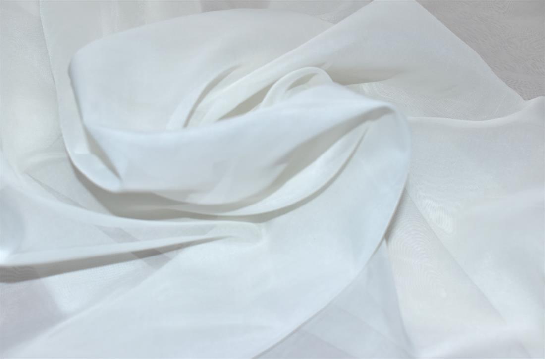 Plain Polyester Fabric
Perfect for Dressmaking, Tops, Skirts, Dancewear/ Costumes.
Width: 58"/ 148cm
Colours may slightly vary due to the lighting during the photo shooting or the monitor's display.