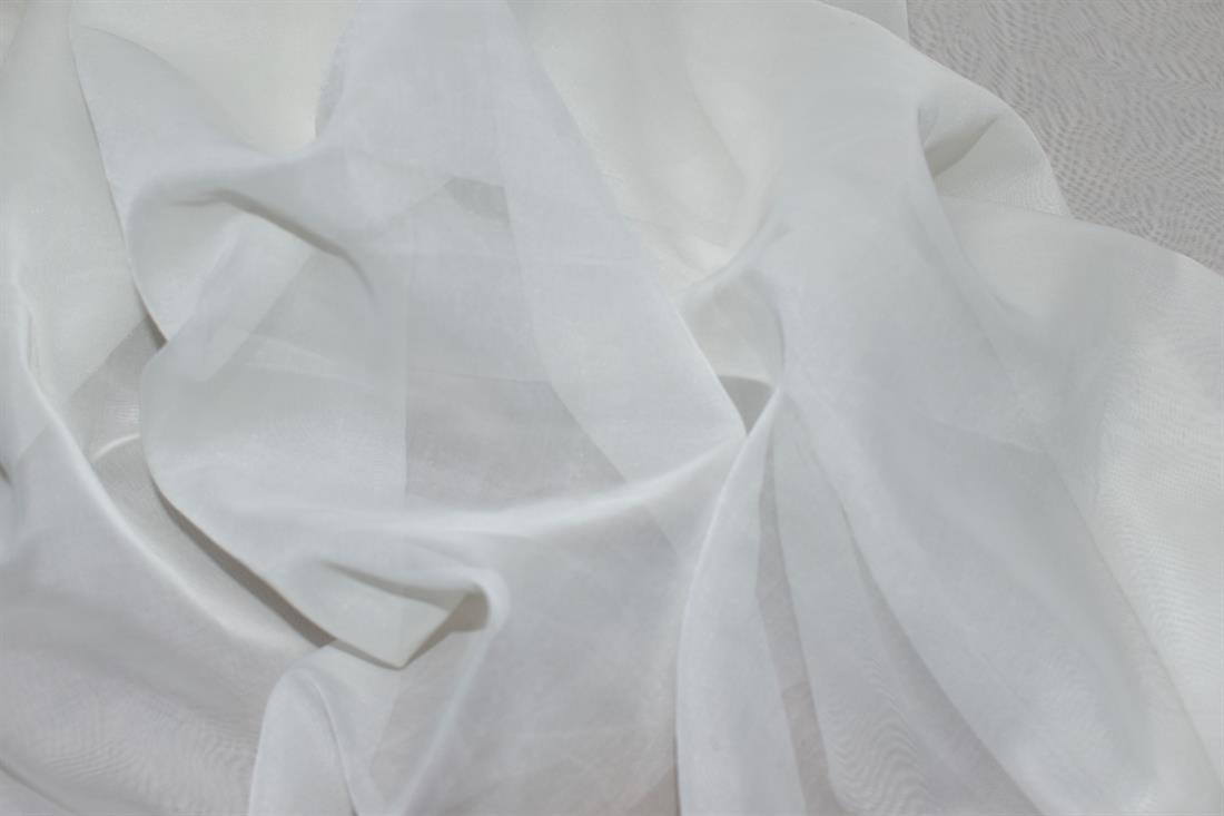 Plain Polyester Fabric
Perfect for Dressmaking, Tops, Skirts, Dancewear/ Costumes.
Width: 58"/ 148cm
Colours may slightly vary due to the lighting during the photo shooting or the monitor's display.