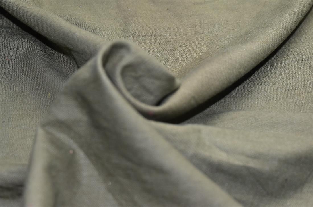 Plain Polyester  Fabric, High Quality 
Perfect for Dressmaking, Tops, Skirts, Dancewear/ Costumes.
Width: 58"/ 148cm
Colours may slightly vary due to the lighting during the photo shooting or the monitor's display.