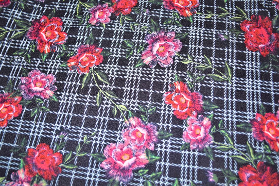 Black Printed jersey stretchy fabric 145cm Wide, High Quality; Colours may slightly vary due to the lighting during the photo shooting or the monitor's display.