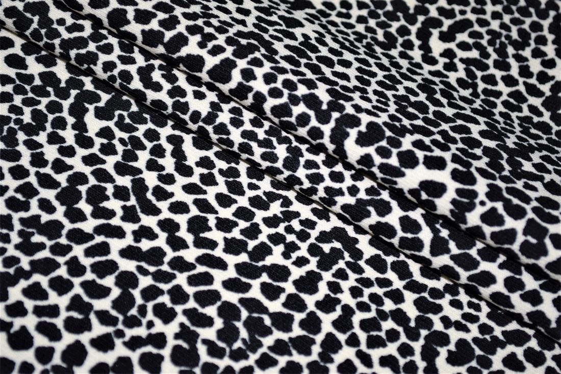 Black/Beige Polyeseter fabric,145cm wide, High Quality; Colours may slightly vary due to the lighting during the photo shooting or the monitor's display.