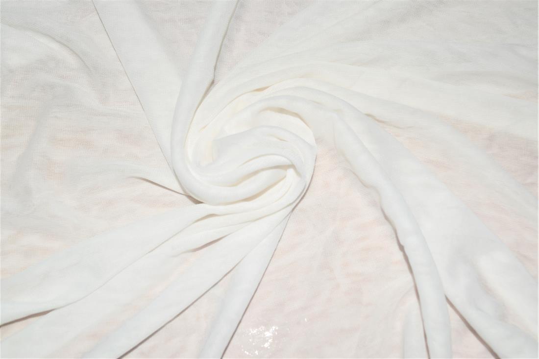 Plain Chiffon fabric 137 cm wide, High Quality; Colours may slightly vary due to the lighting during the photo shooting or the monitor's display.