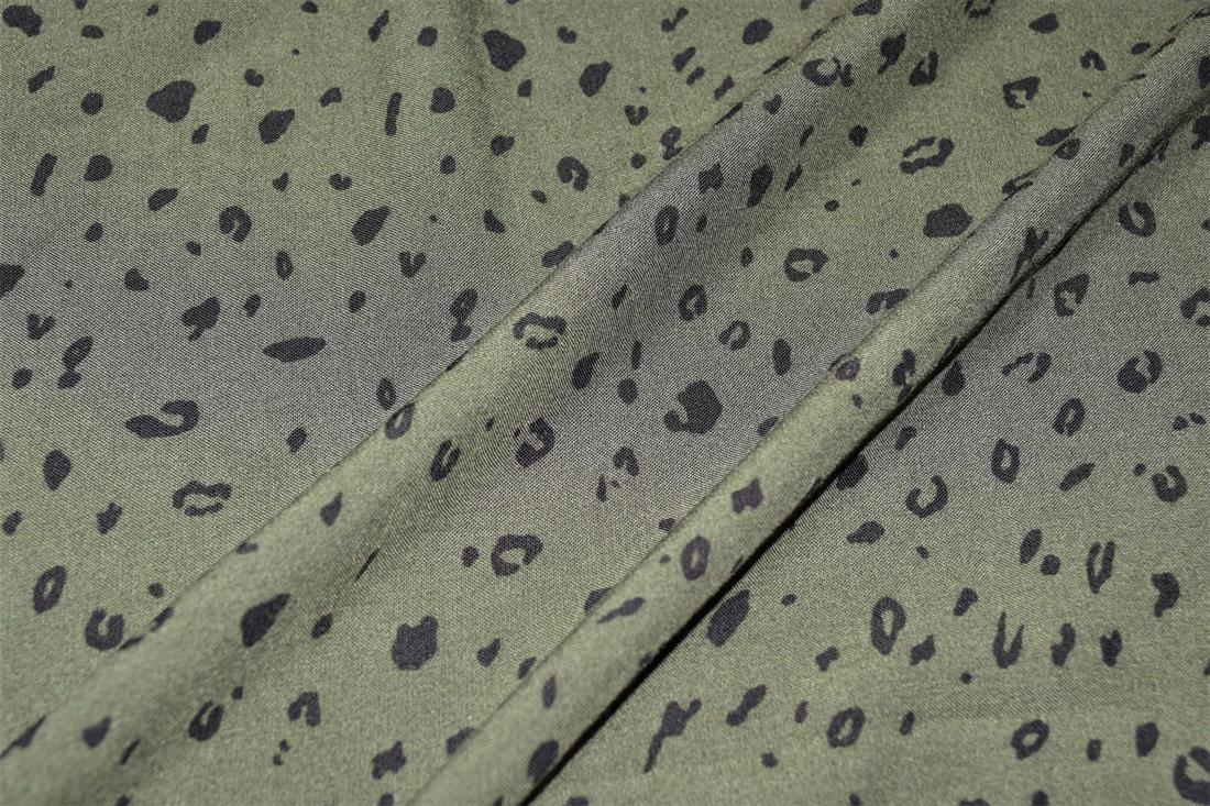Printed polyester fabric 137 cm wide, High Quality; Colours may slightly vary due to the lighting during the photo shooting or the monitor's display.
