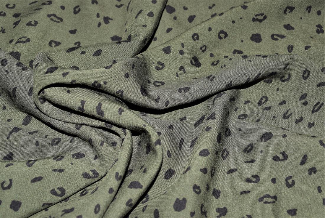 Printed polyester fabric 137 cm wide, High Quality; Colours may slightly vary due to the lighting during the photo shooting or the monitor's display.