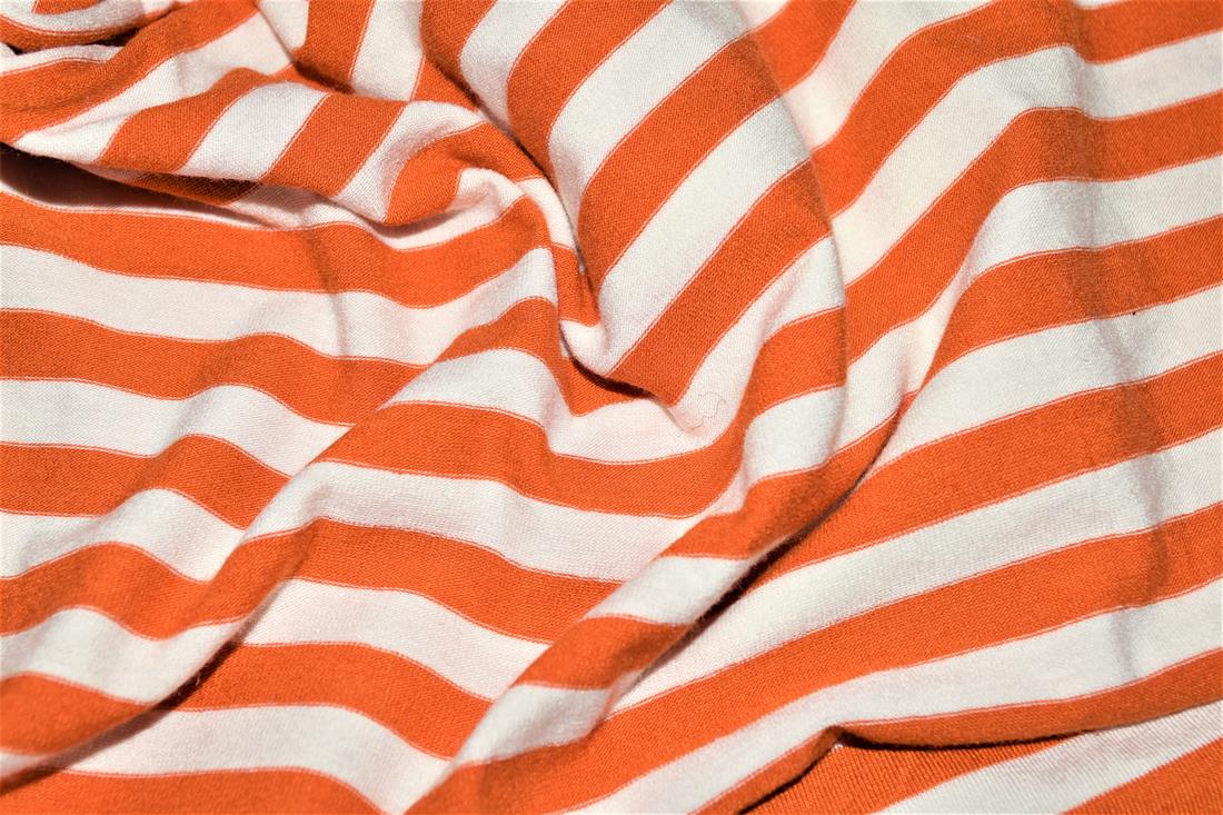 Strips Polyester Jersey 147 cm wide, High Quality; Colours may slightly vary due to the lighting during the photo shooting or the monitor's display.