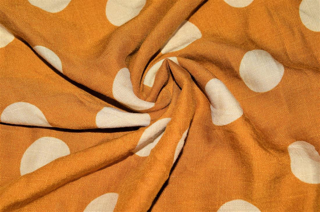 Premium Printed Rayon/Viscos Fabric, Tropical Flower Print Design, 150cm Wide, High Quality, 
Colours may slightly vary due to the lighting during the photo shooting or the monitor's display.