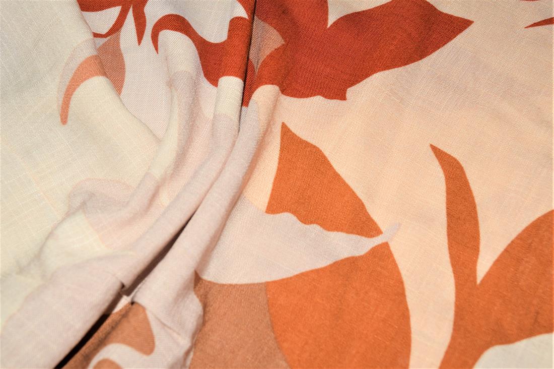 Premium Printed Rayon/Viscos Fabric, Tropical Flower Print Design, 150cm Wide, High Quality, Colours may slightly vary due to the lighting during the photo shooting or the monitor's display.