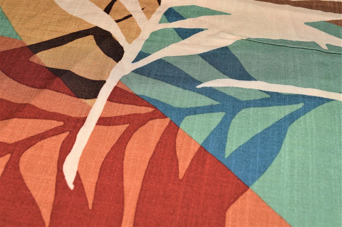 Premium Printed Rayon/Viscos Fabric, Tropical Flower Print Design, 150cm Wide, High Quality, Colours may slightly vary due to the lighting during the photo shooting or the monitor's display.