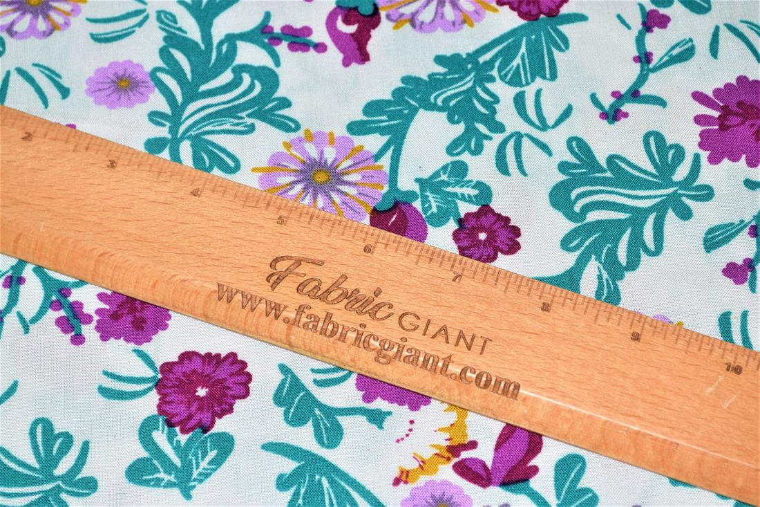 Printed 100% Viscose fabric, Paisley Floral Print, 147 cm wide, High Quality fabirc, Perfect for Dressmaking, linings and other crafty projects. Colours may slightly vary due to the lighting during the photo shooting or the monitor's display.