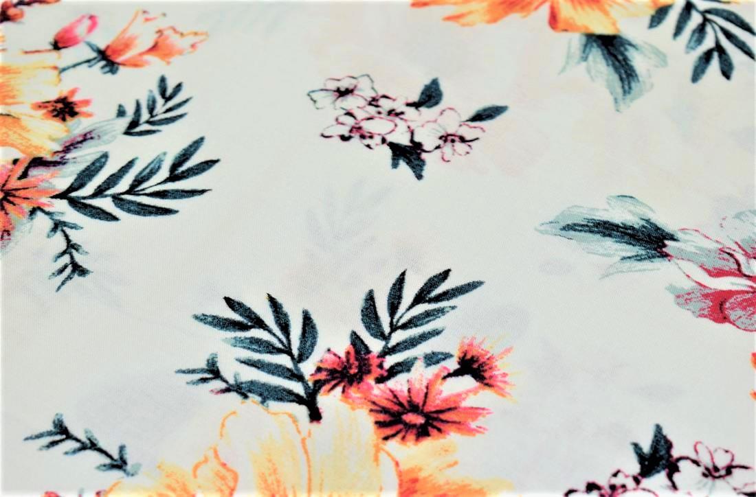 Printed 100% Viscose fabric, Floral Print, 147 cm wide, High Quality fabirc, Perfect for Dressmaking, linings and other crafty projects. Colours may slightly vary due to the lighting during the photo shooting or the monitor's display.