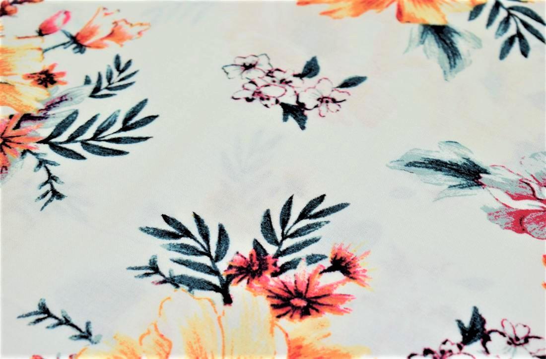 Printed 100% Viscose fabric, Floral Print, 147 cm wide, High Quality fabirc, Perfect for Dressmaking, linings and other crafty projects. Colours may slightly vary due to the lighting during the photo shooting or the monitor's display.